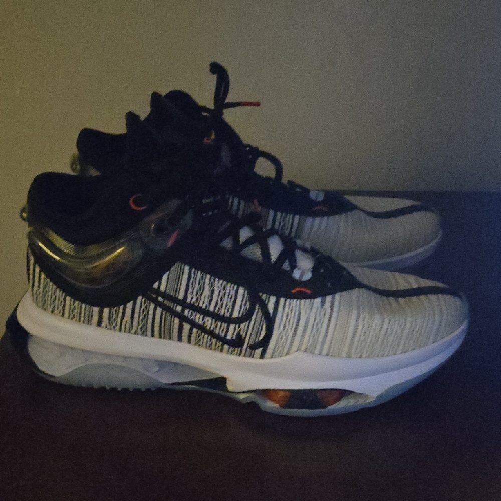 Nike G.T. Jump 2Men's Basketball Shoes